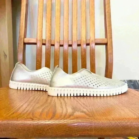 ILSE Jacobsen Hornbak Shoes Laser Cut Metallic Bright Silver Slip On Size 38/7.5 - Picture 8 of 10